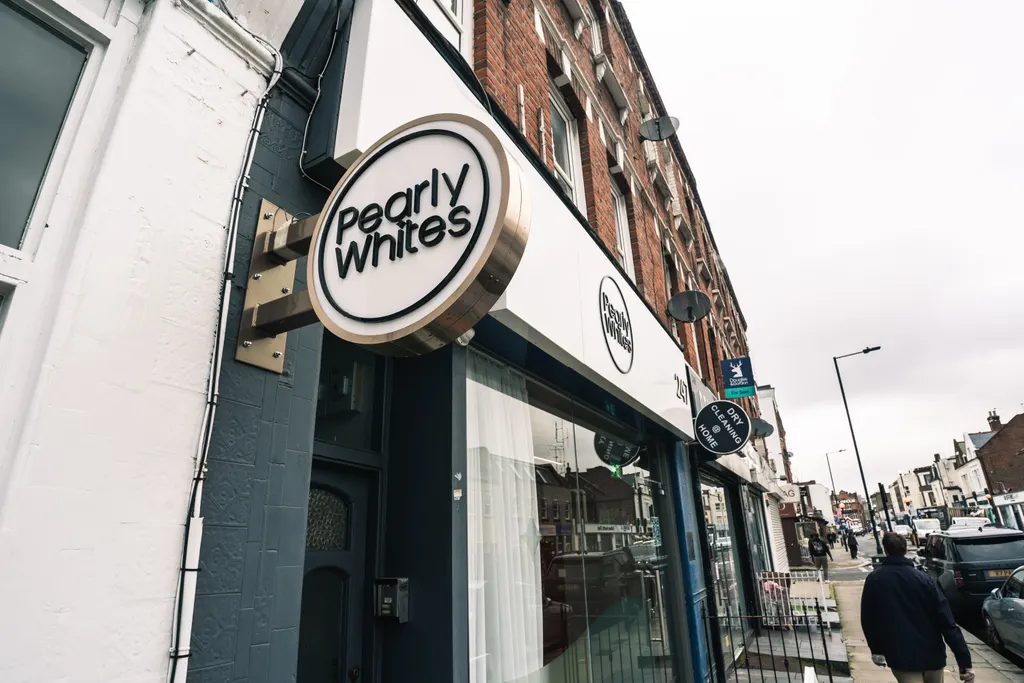 The Pearly Whites sign on Munster Road, Fulham